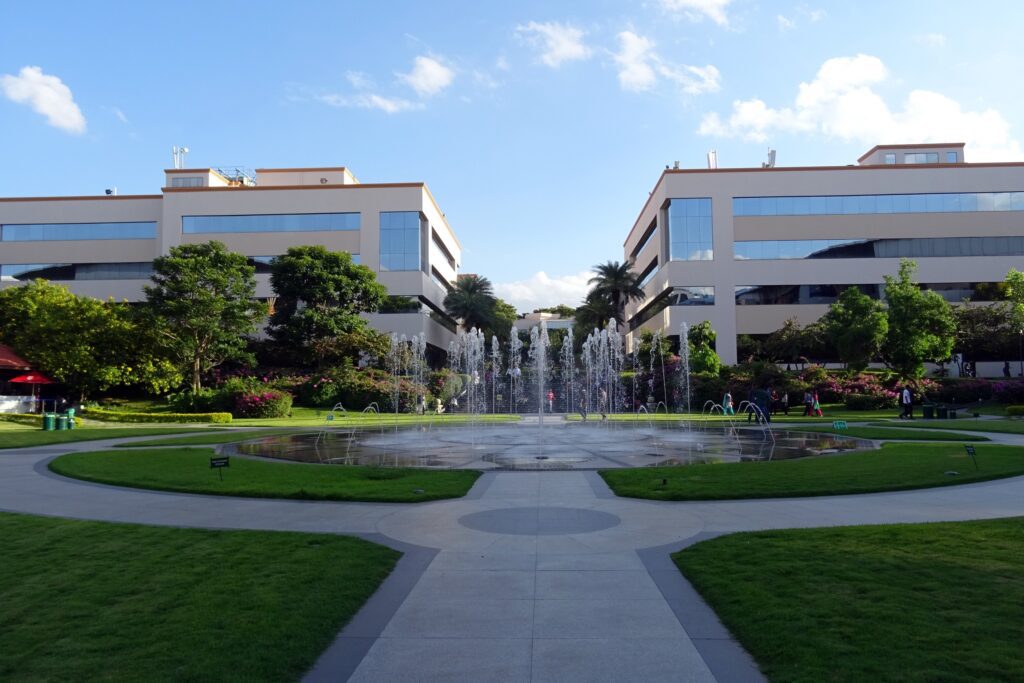 Grounds maintenance services - Commercial Landscaping in Macomb & Richmond